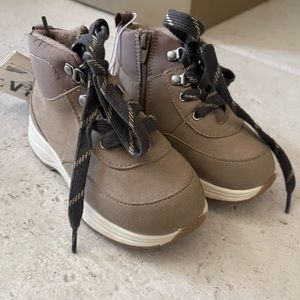 Zara NWT toddler brown/tan shoes size 7 with side zipper